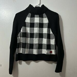 Tommy black and white checkered plaid sweater